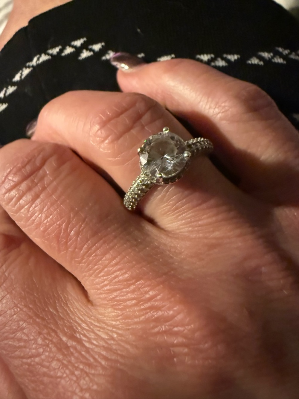 Gorgeous Silver Crystal Solitaire Ring - w/CZ’s in size 7 1/4